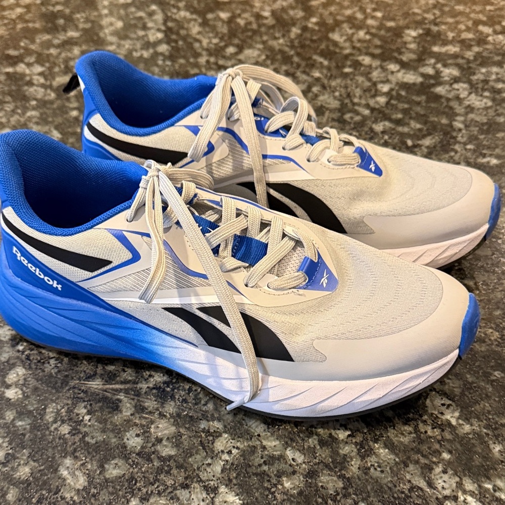 Reebok Like New Athletic Sneakers in Blue and White